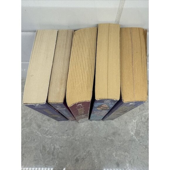 Spicy romance novels lot of 5. Very good condition. - Picture 8 of 10